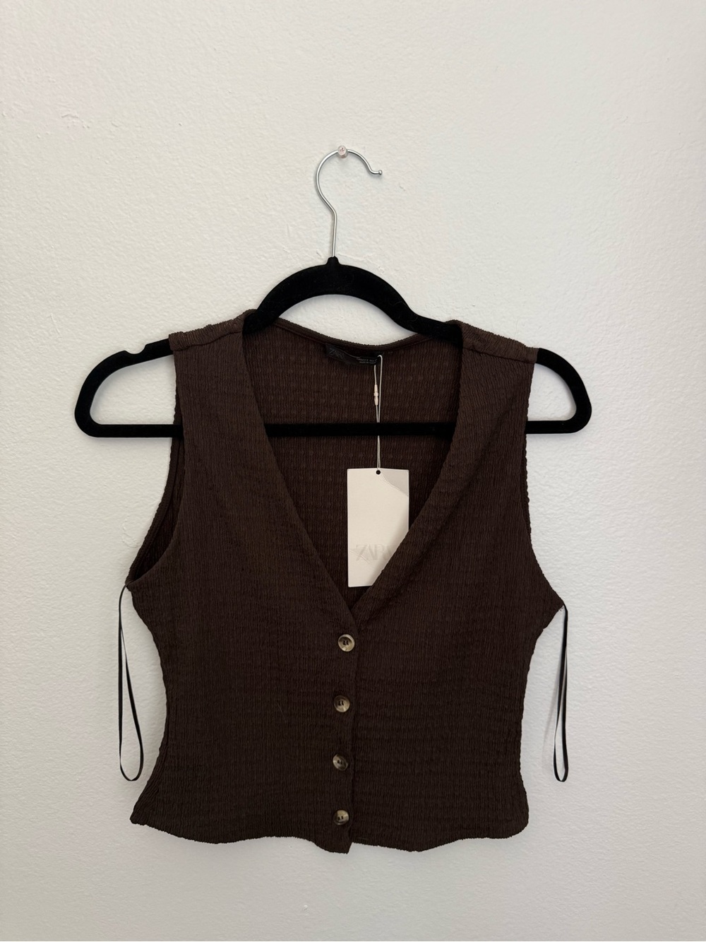 Women’s Brown Sleeveless Button-Front V-Neck Top